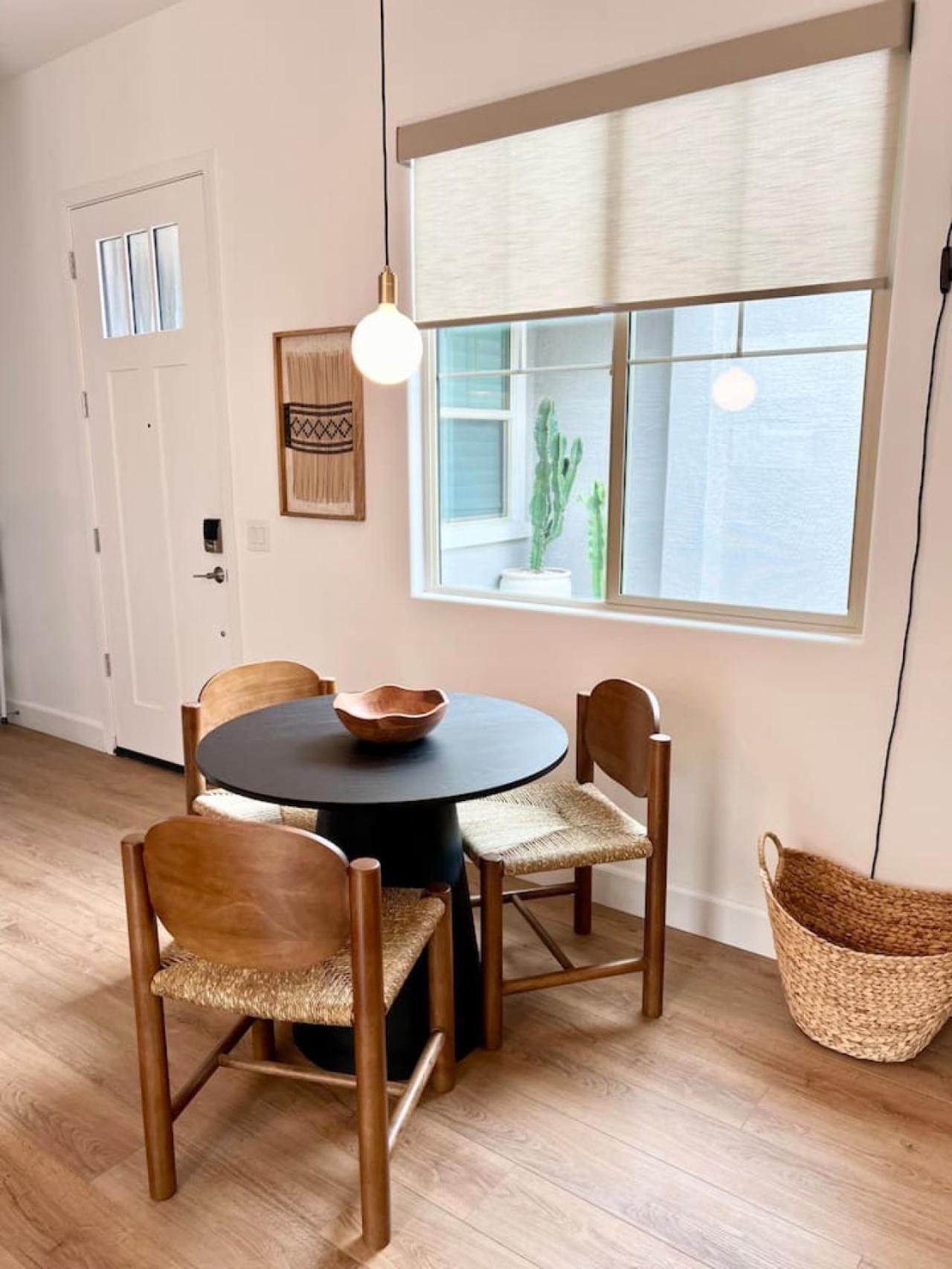 Apartemen Luxury 1 Bedroom Casita With Private Yard, Garage And Wd *